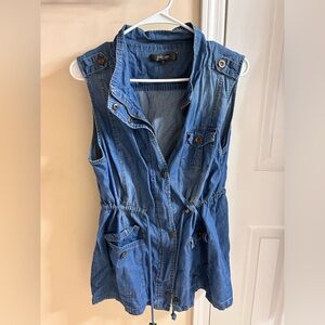 Sleeveless Jean jacket